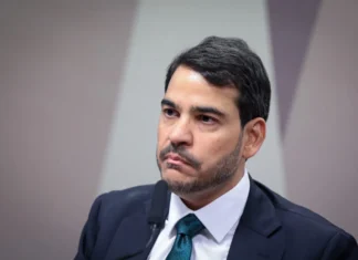 AGU manterá recurso no STF mesmo após Dino reintegrar Andrei Rodrigues