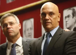 Impeachment de Moraes ganha espaço entre candidatos à Presidência em meio à crise no STF
