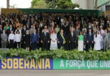 Lula participa do desfile de 7 de Setembro ao lado de chefes dos Três Poderes