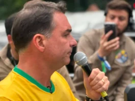 Flávio Bolsonaro tem mobilização abaixo do esperado em ato na Avenida Paulista