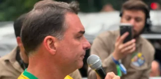 Flávio Bolsonaro passa a ser investigado pelo STF no caso do filme Dark Horse