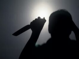 Homem é atingido por facada nas costas e fica com lâmina cravada no corpo em Sapezal