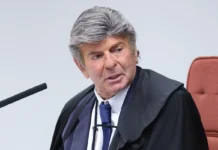 Fux suspende decisão de Dino e restabelece ordem do TSE sobre publicações