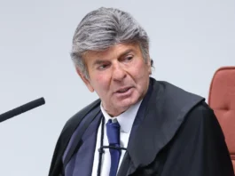 Fux suspende decisão de Dino e restabelece ordem do TSE sobre publicações
