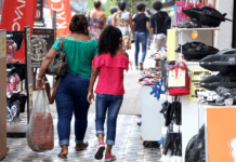 Procon orienta consumidores sobre contratação de festas e compra de presentes no Dia das Crianças