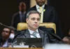 TSE determina remoção de posts que associam Flávio Bolsonaro a retirada do título de Nossa Senhora