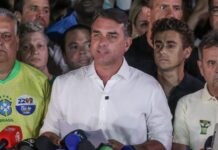 PF apura se Flávio Bolsonaro fugiu do Brasil