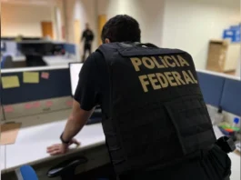 Polícia Federal consulta Argentina sobre possível viagem de Flávio Bolsonaro ao exterior